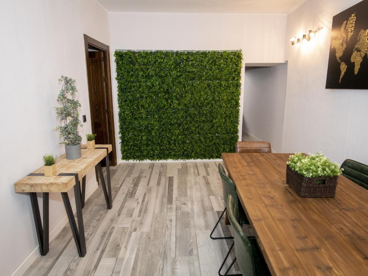 Elegante Apartamento Para 5 En El Centro De Caceres Con Wifi Exterior photo