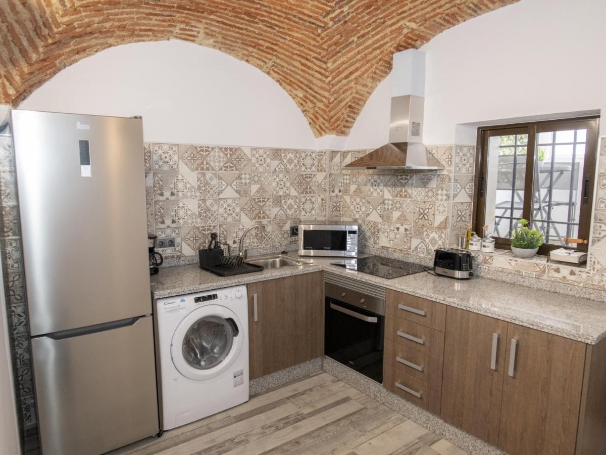 Elegante Apartamento Para 5 En El Centro De Caceres Con Wifi Exterior photo