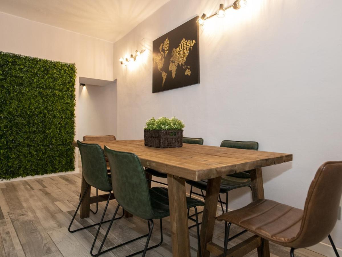 Elegante Apartamento Para 5 En El Centro De Caceres Con Wifi Exterior photo