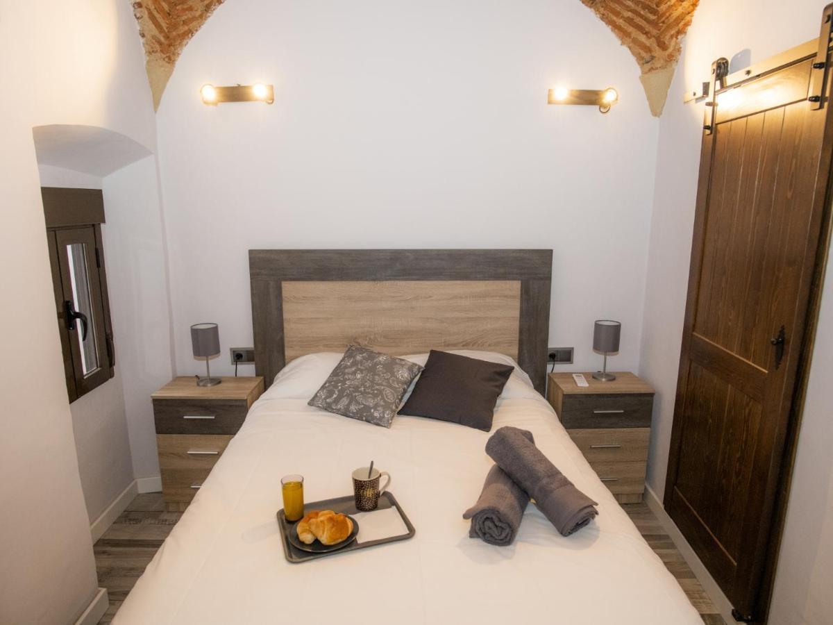 Elegante Apartamento Para 5 En El Centro De Caceres Con Wifi Exterior photo