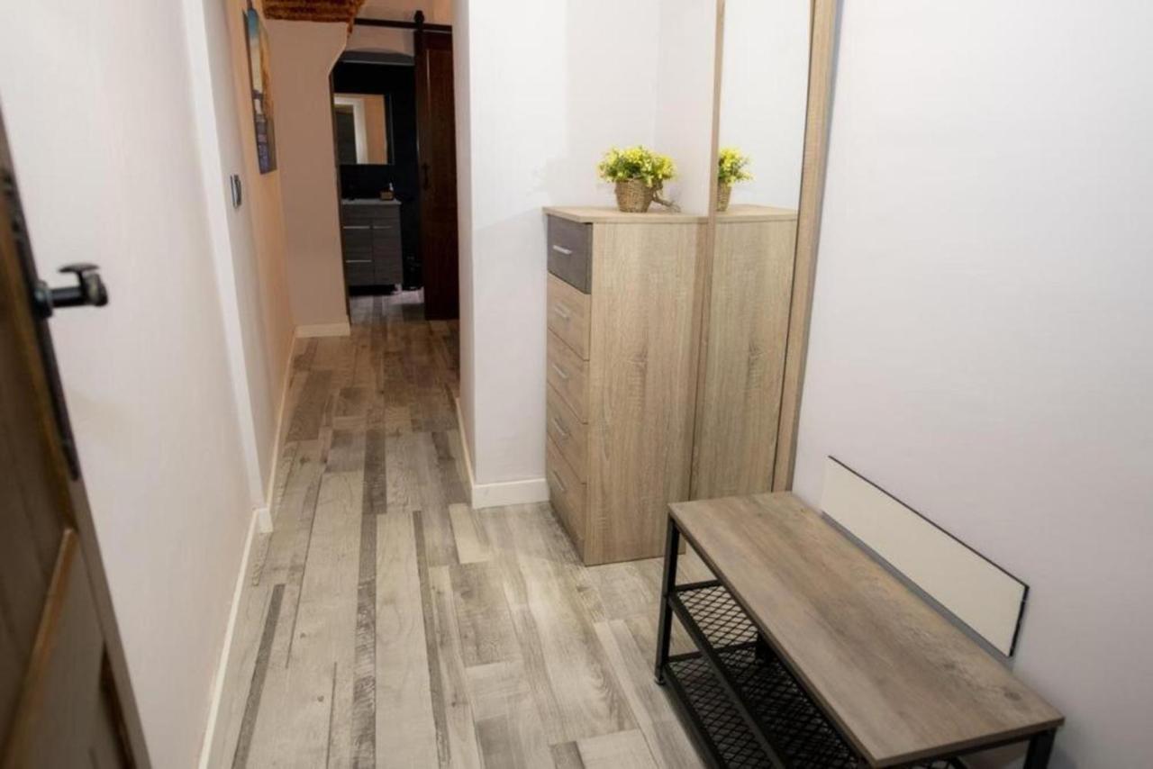 Elegante Apartamento Para 5 En El Centro De Caceres Con Wifi Exterior photo