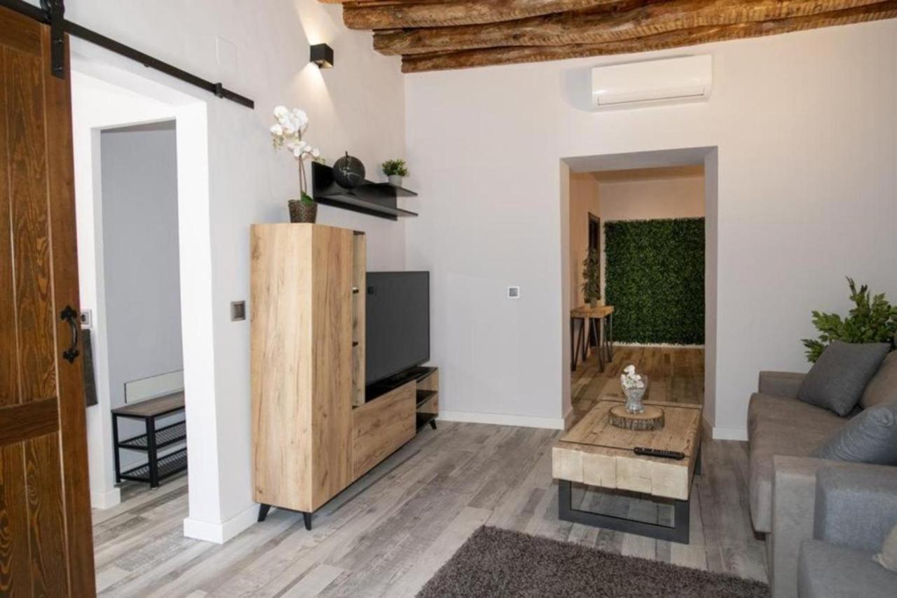 Elegante Apartamento Para 5 En El Centro De Caceres Con Wifi Exterior photo